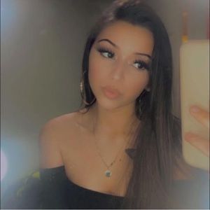 Meet your Posher, Leyana